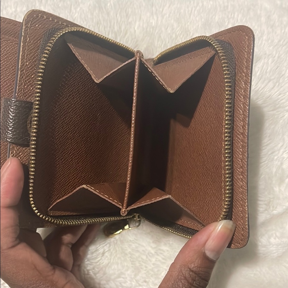 Authentic Louis Vuitton Monogram Compact Zip Bifold Wallet - Picture 10 of 14